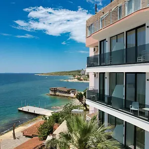 Piccolino 3* Sarandë